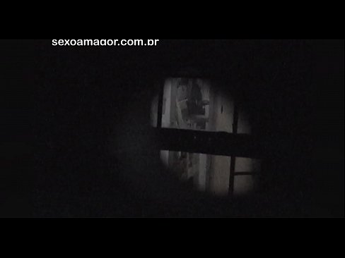 ❤️ Blondie bliver hemmeligt videooptaget af en voyeur fra nabolaget gemt bag hule mursten Porno at da.dreamlandpassionjourney.ru
